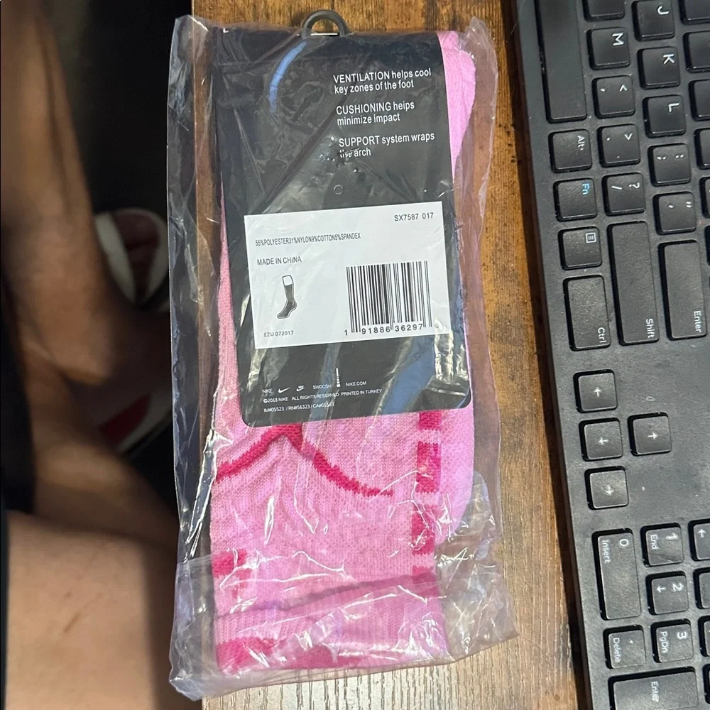NWT Nike Elite Basketball Socks Pink Breast Cancer Kay Yow Large Size 8-12